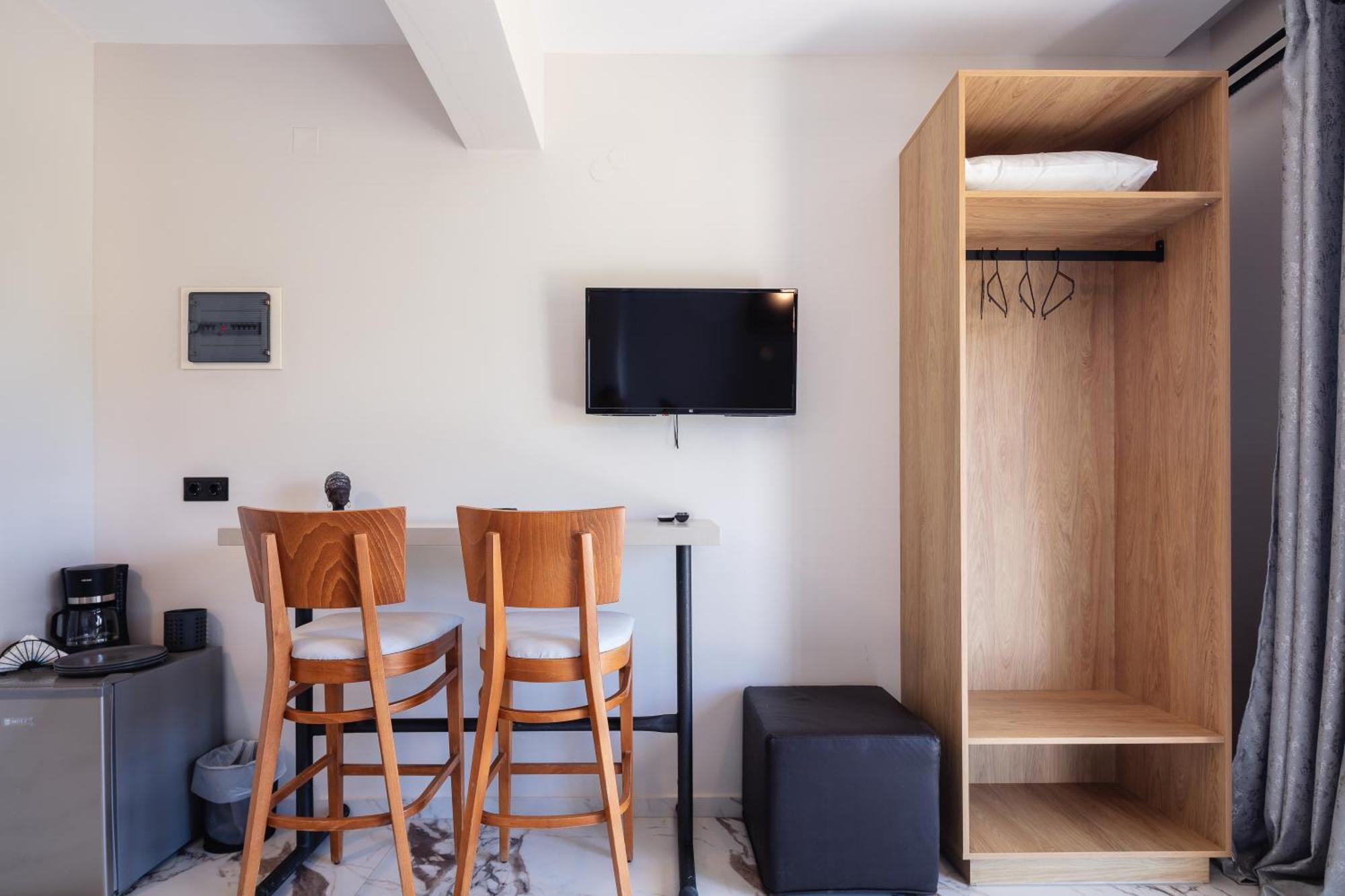 Hotel Iosifina, 80 Metres From Episkopi Beach! Dhramia Phòng bức ảnh