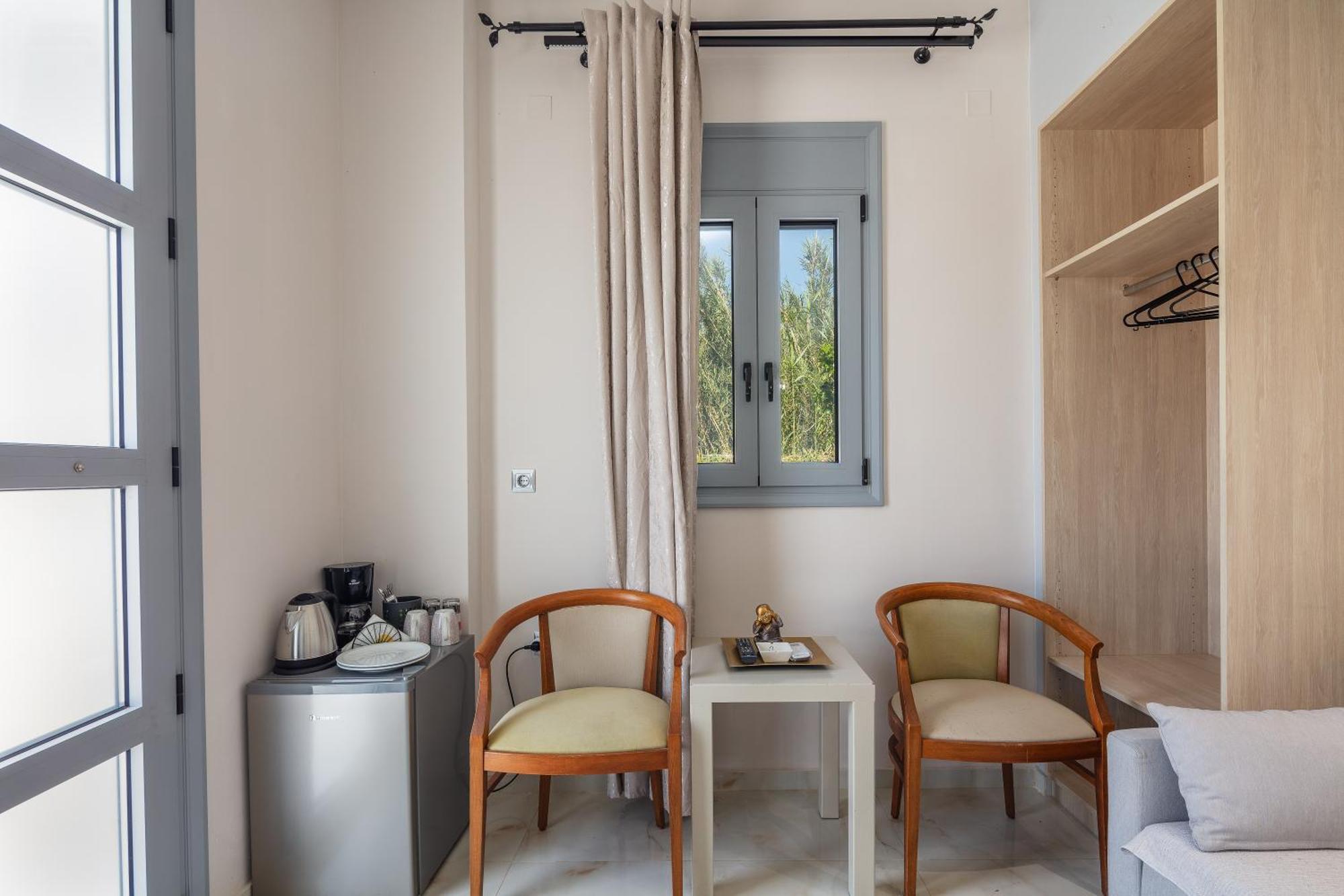 Hotel Iosifina, 80 Metres From Episkopi Beach! Dhramia Phòng bức ảnh